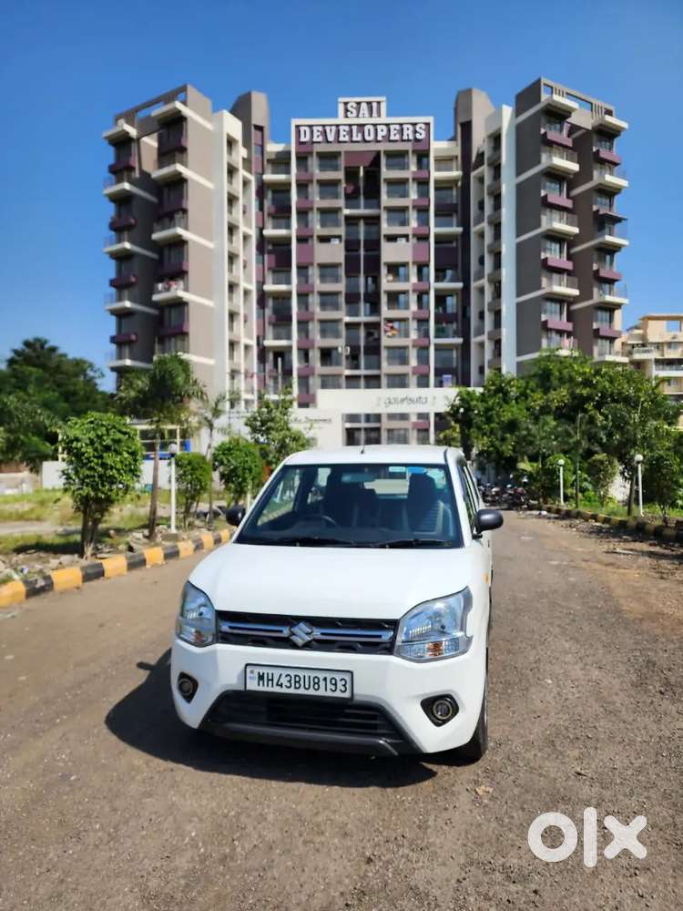 One Hand Use More Driving