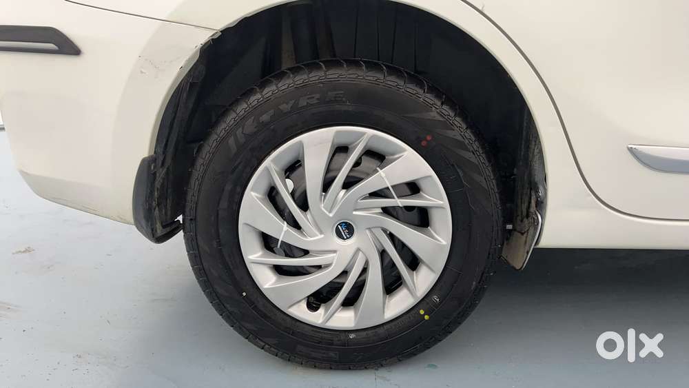 Maruti Suzuki Dzire Vxi Ags, 2022, Petrol