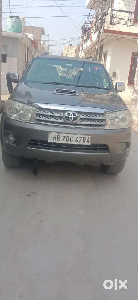 Toyota Fortuner 2011 4*4