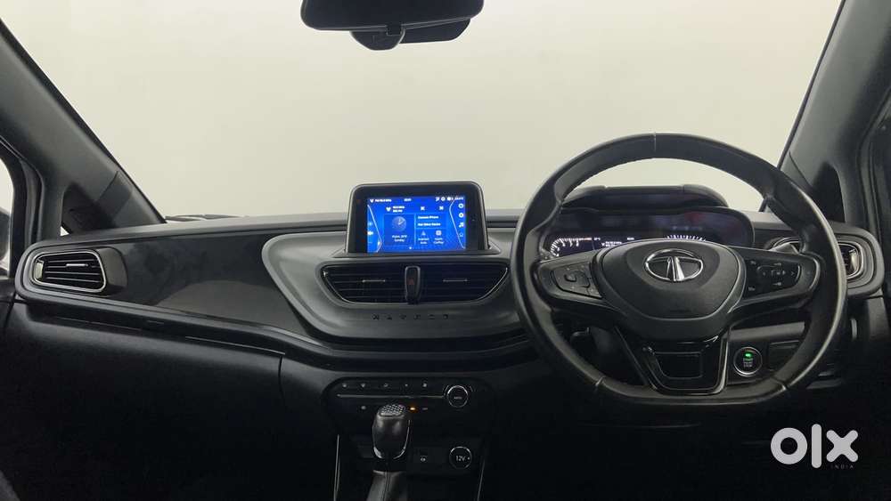 Tata Altroz 1.2 Xza Plus Dark Edition Dct, 2022, Petrol