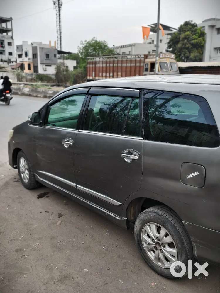 Toyota Innova 2010 Diesel 50000 Km Driven