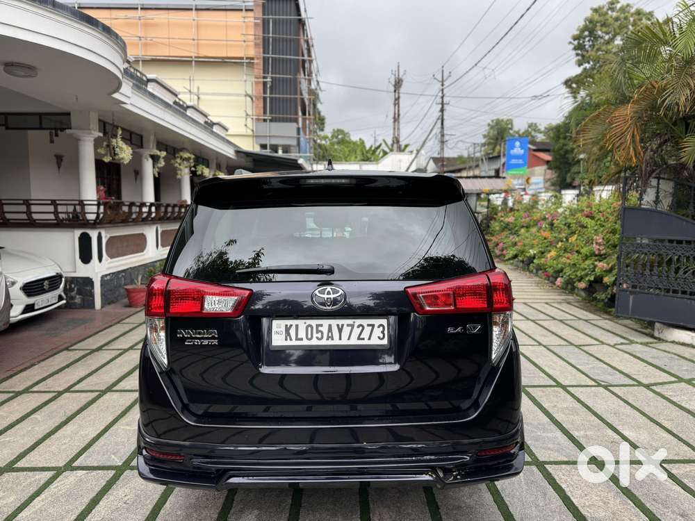 Toyota Innova Crysta 2.4 V 8 Str, 2022, Diesel