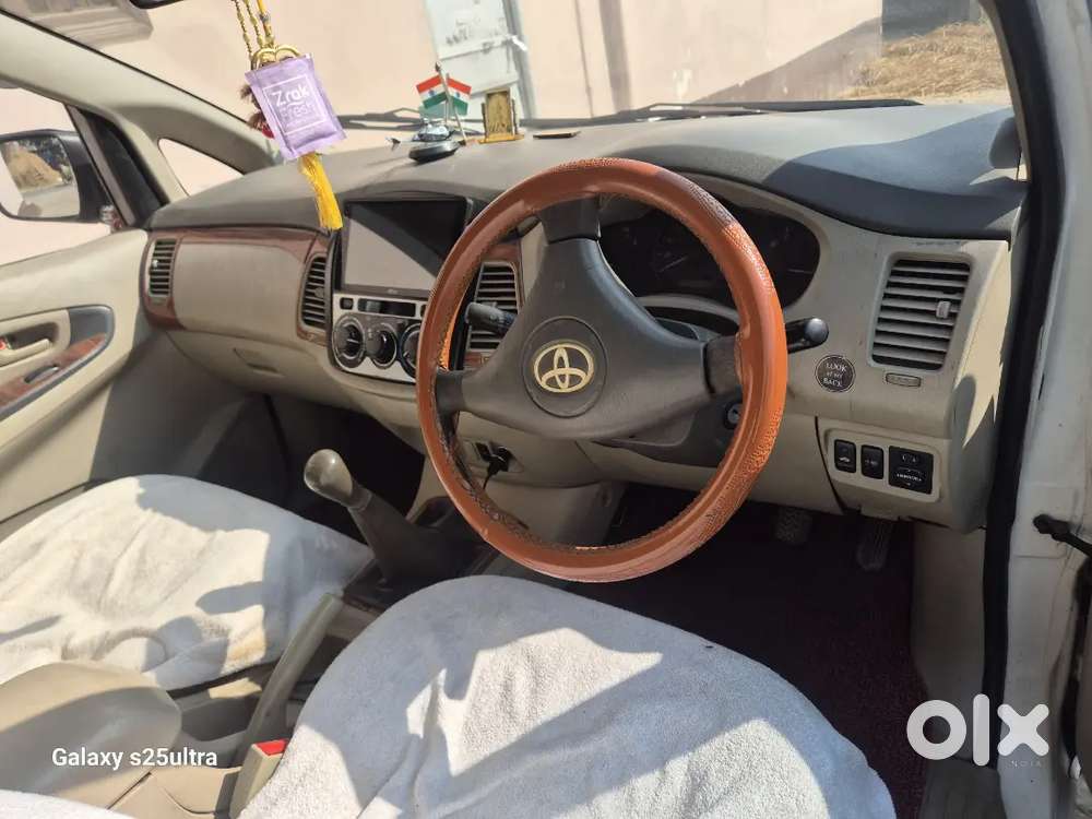 Toyota Innova 2015 Diesel 150000 Km Driven