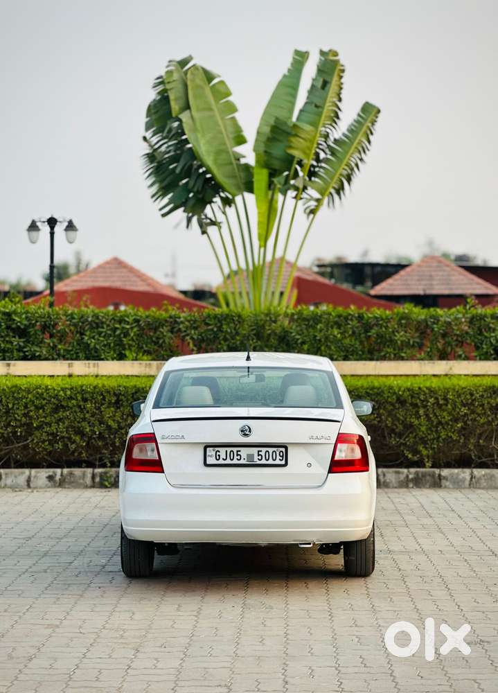 Skoda Rapid 1.5 Elegance Tdi Mt, 2015, Diesel