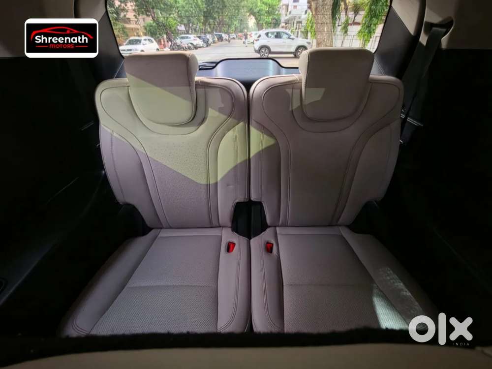 Mahindra Xuv700 2.0 Ax 7 Petrol At Luxury Pack Str, 2023, Petrol