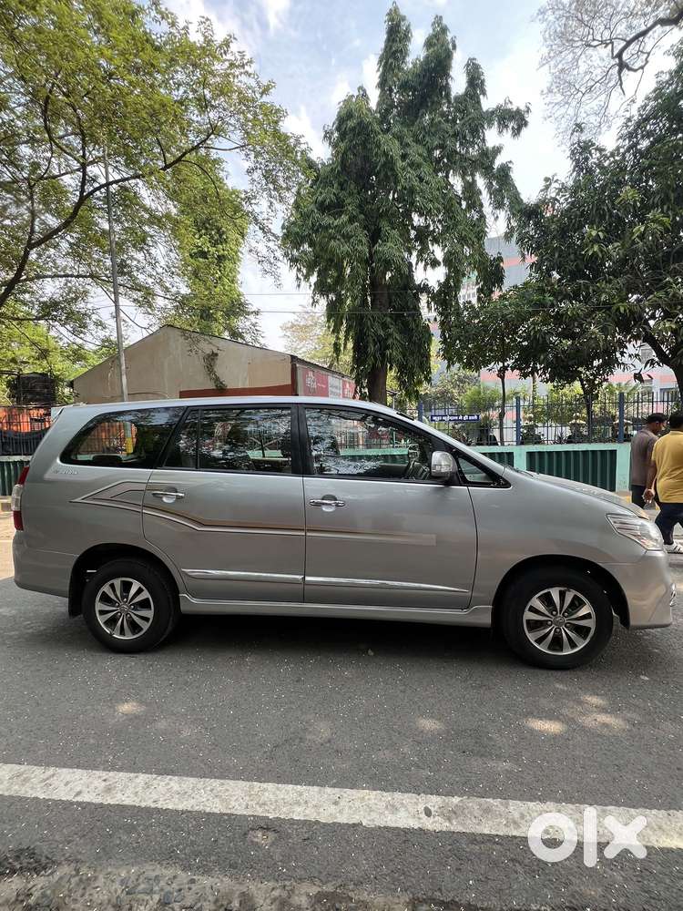 Toyota Innova 2.5 Zx 7 Str Bs-iv, 2015, Diesel