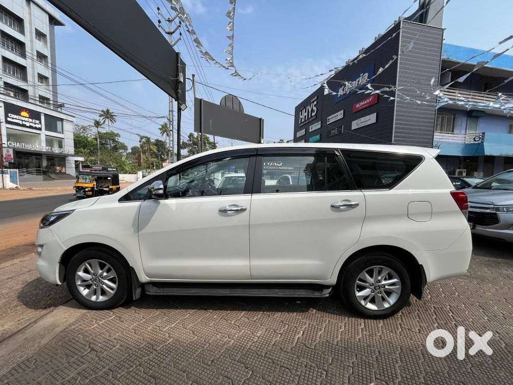 Toyota Innova Crysta 2.4 V, 2016, Diesel