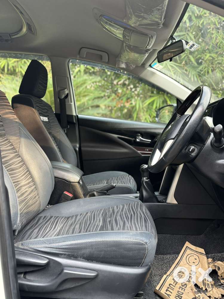Toyota Innova Crysta [2020-ongoing] 2.4 Vx 8 Str, 2022, Diesel