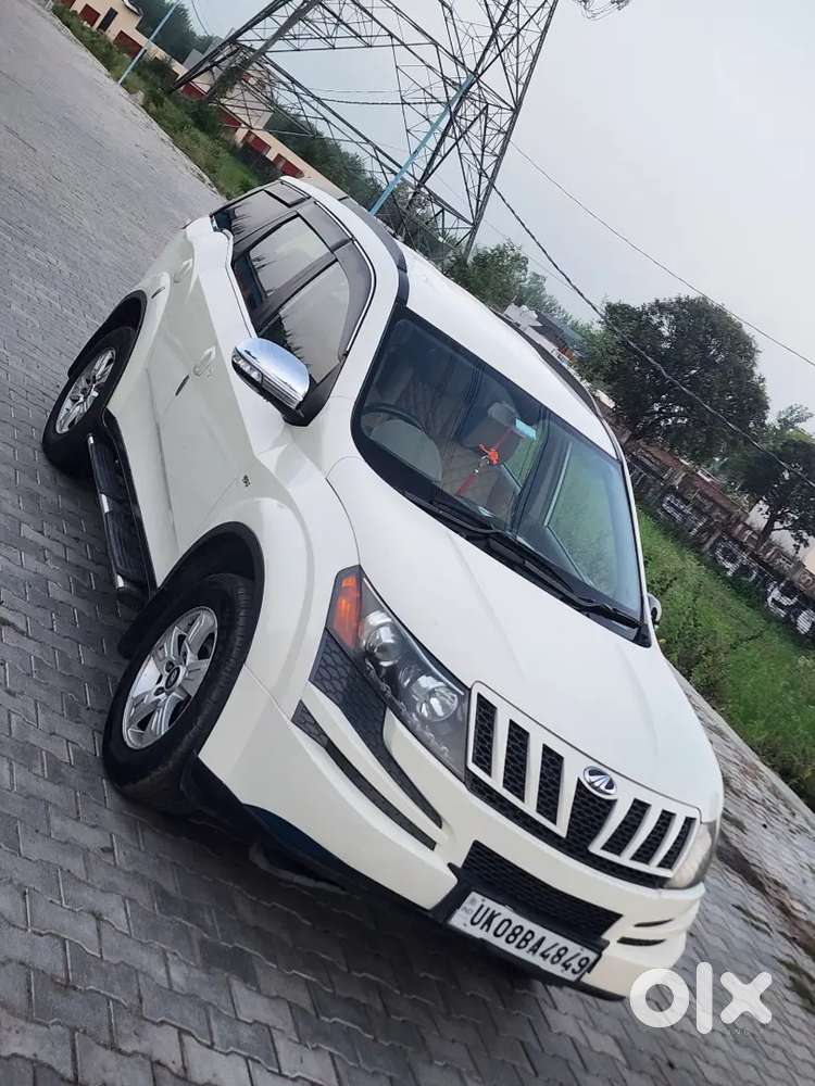 Mahindra Xuv W8
Airbags 
Central Lock 
Cruise Control
Allow Wheels