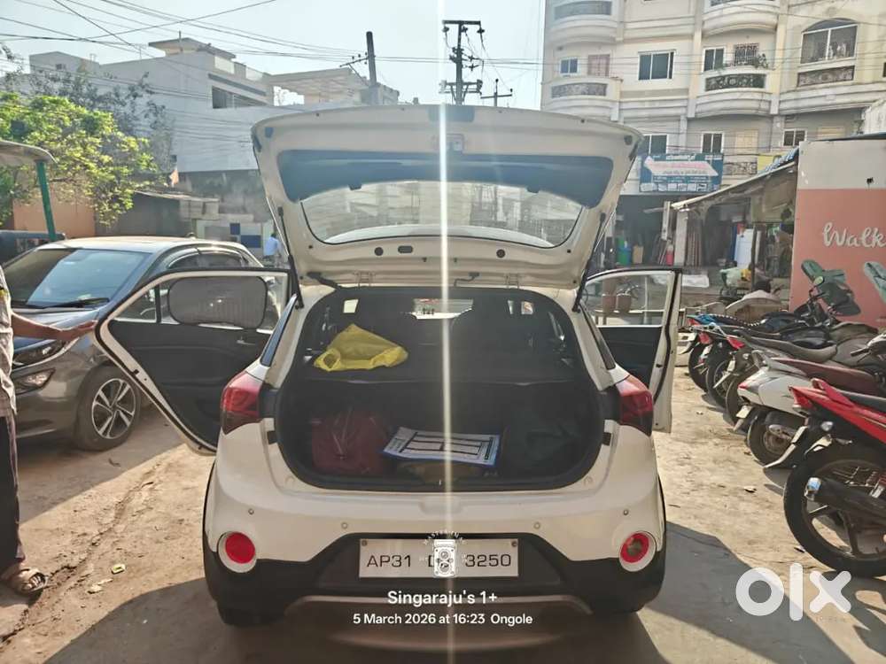 Hyundai I20 Active 2016 Diesel 92000 Km Driven.