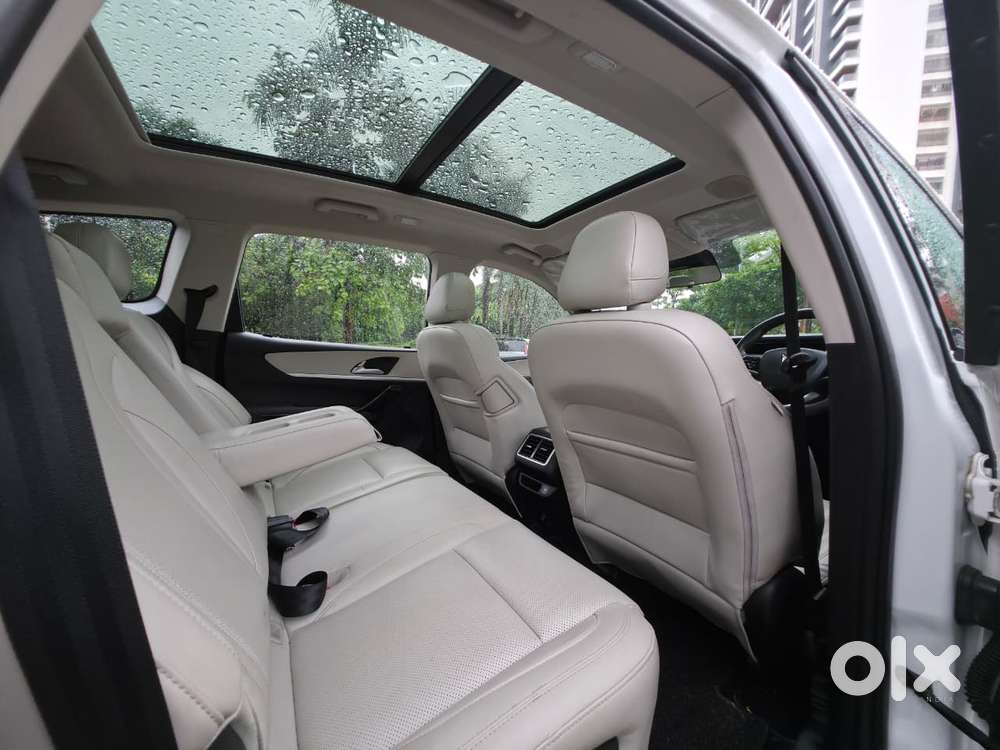 Mahindra Xuv700 2.2 Ax 7 Diesel At Luxury Pack Str Awd, 2022, Diesel