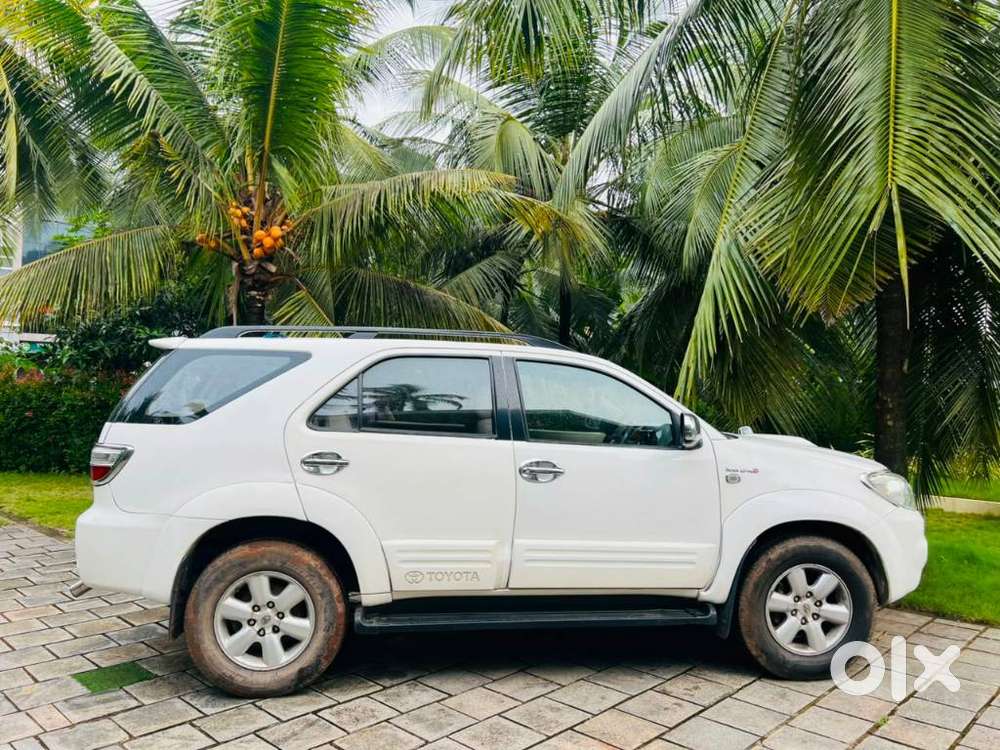 Toyota Fortuner 3.0 4x4 Manual, 2011, Diesel