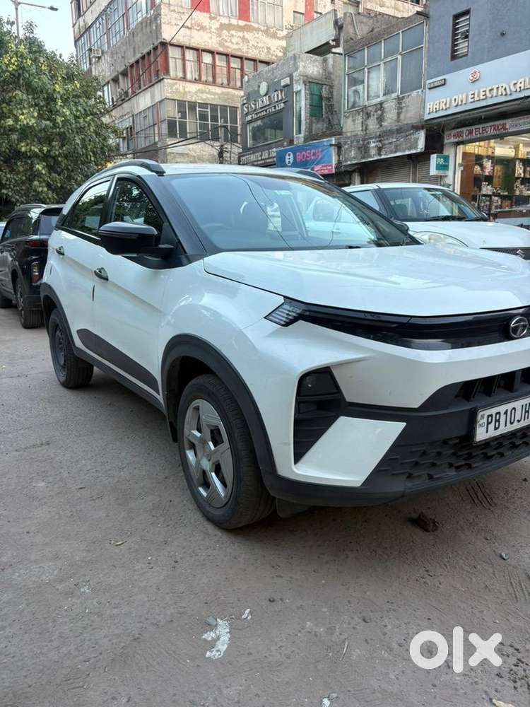 Tata Nexon White New Facelift