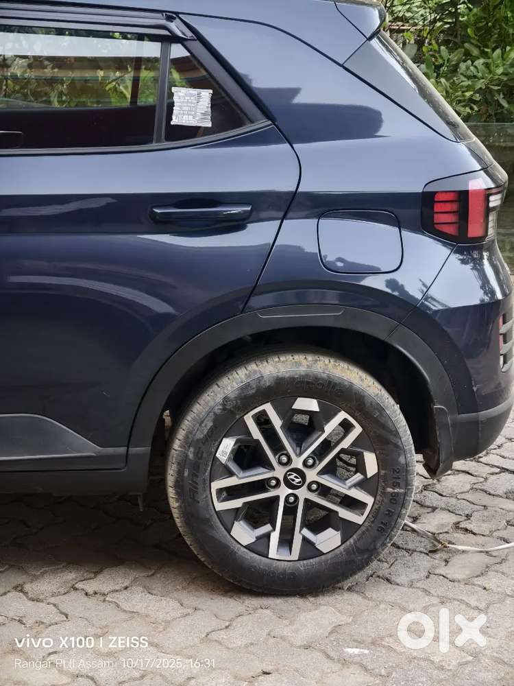 Hyundai New Venue Sx 2023 Petrol 21000 Km Driven