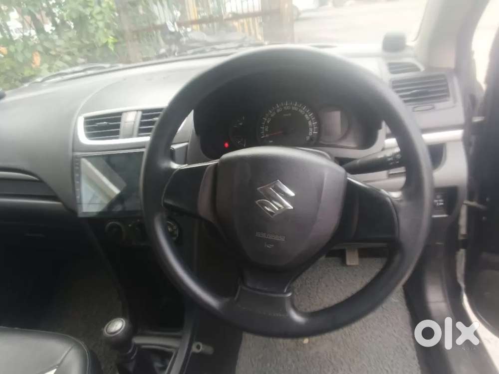 Maruti Suzuki Swift Lxi Optional-o, 2017, Petrol