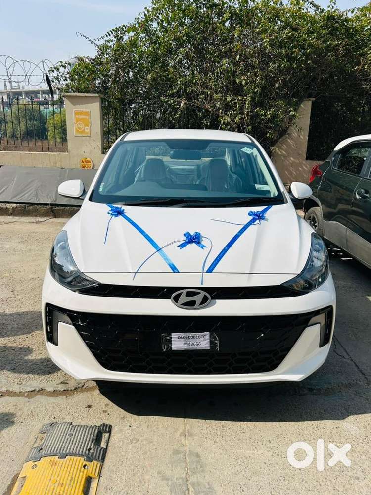 Taxi Taxi Taxi Ye New Car H Old Nahi Kmse Km Downpayment Pe Uplabdh