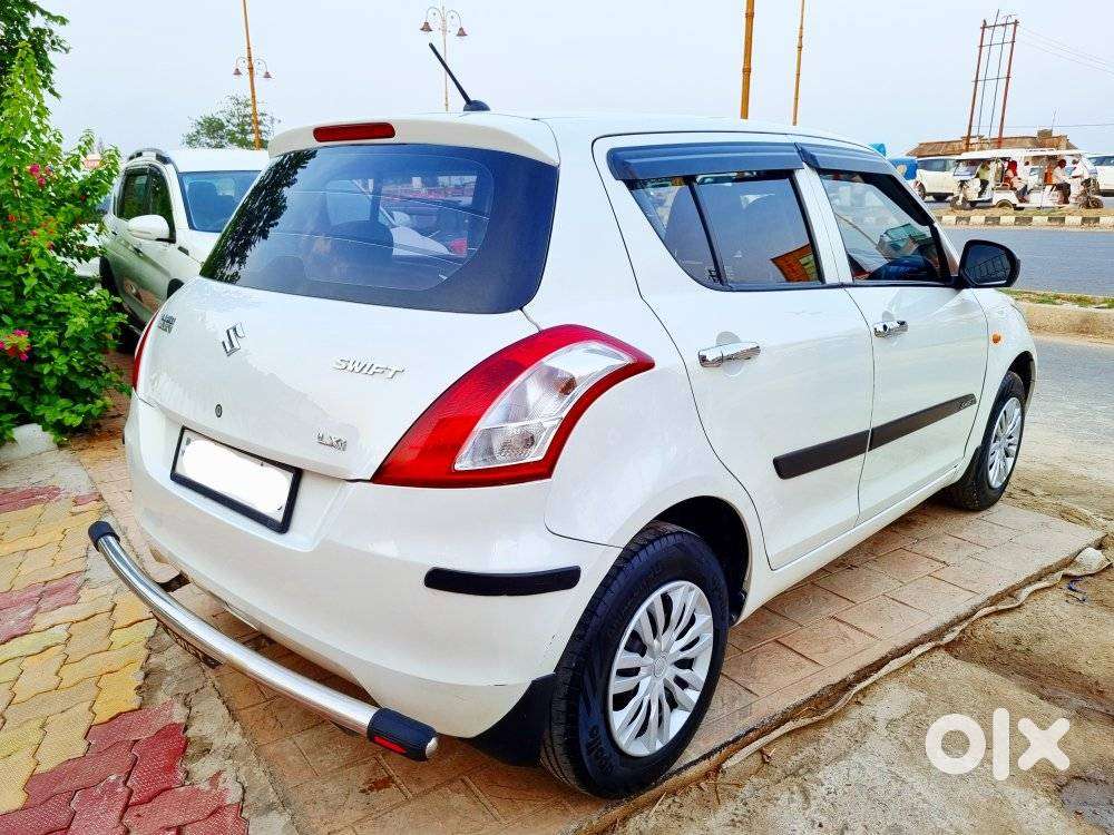 Maruti Suzuki Swift Lxi, 2015, Petrol