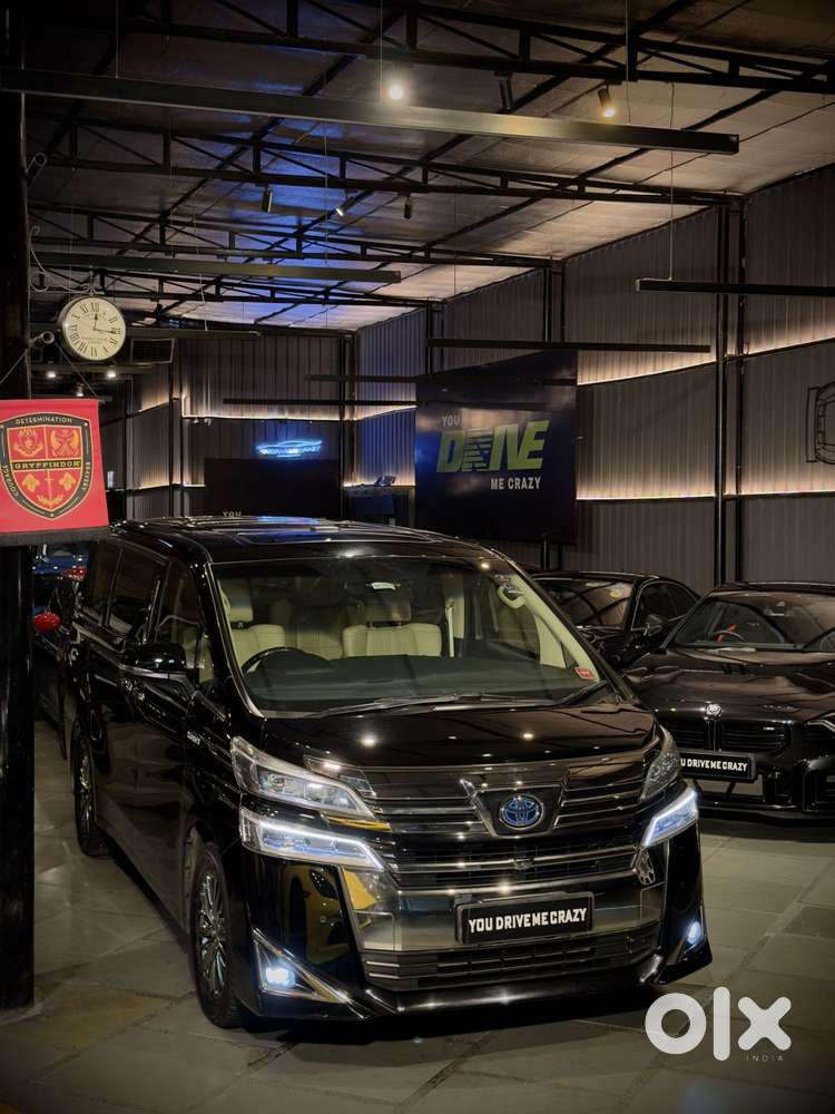 Toyota Vellfire Vip – Executive Lounge, 2023, Petrol