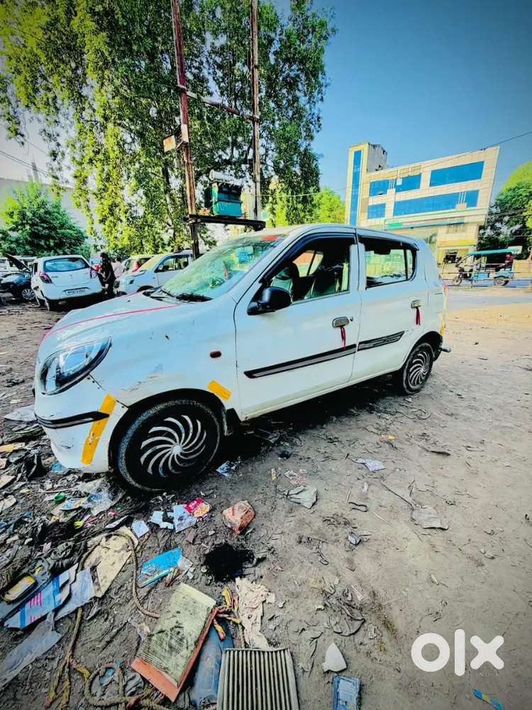 कंपनी फिटेड सीएनजी है गाड़ी में कोई भी कमी नहीं है