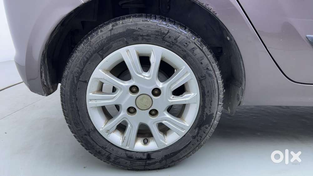 Tata Tiago Xz, 2016, Petrol