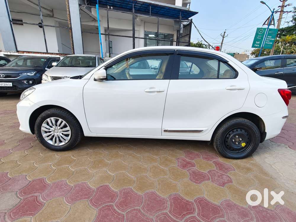 Maruti Suzuki Dzire 1.2 Vxi, 2022, Petrol