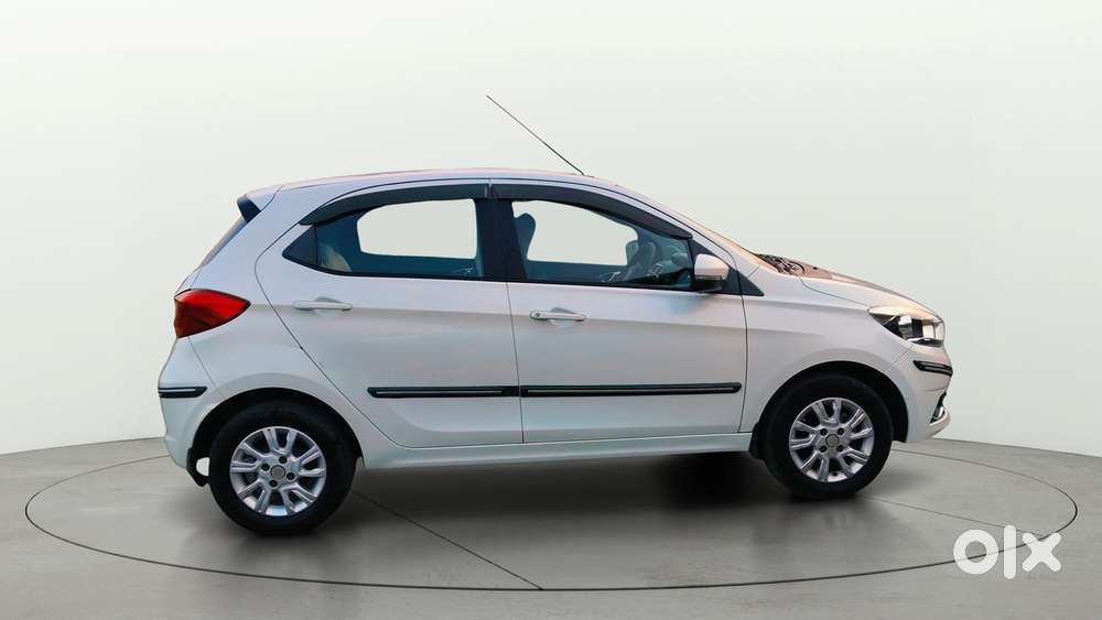 Tata Tiago Xza, 2018, Petrol
