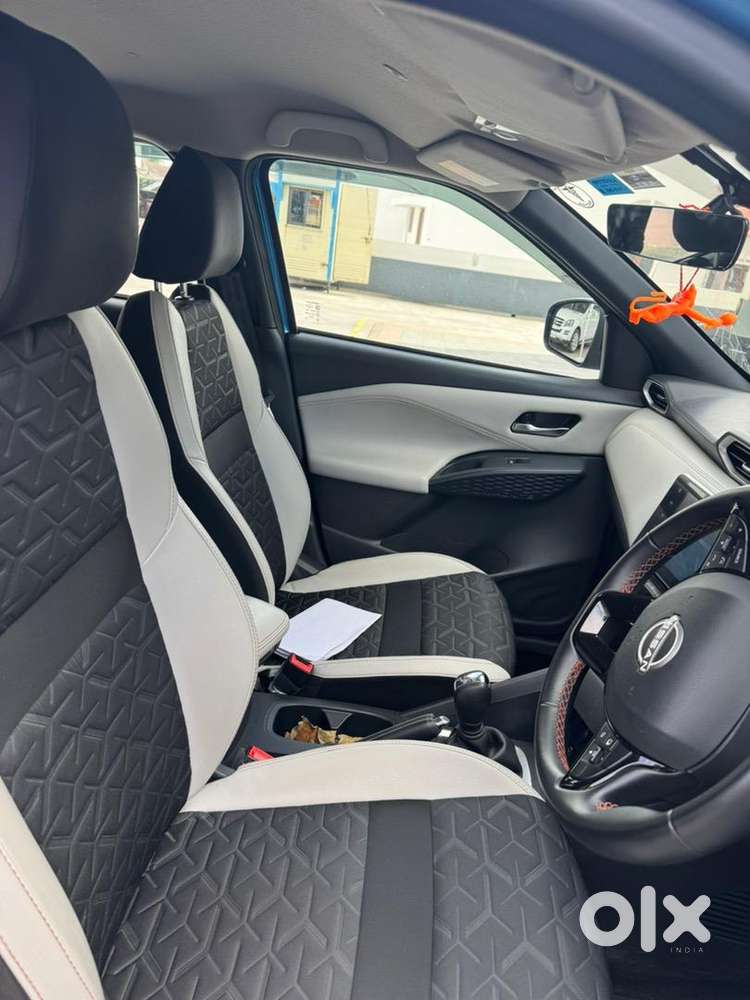 Nissan Magnite Automatic ,2025 Registered, Petrol High Variant Ezshift