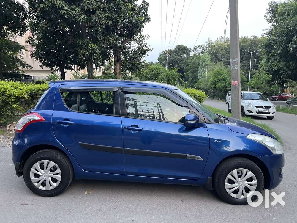 Maruti Suzuki Swift Vxi, 2012, Petrol