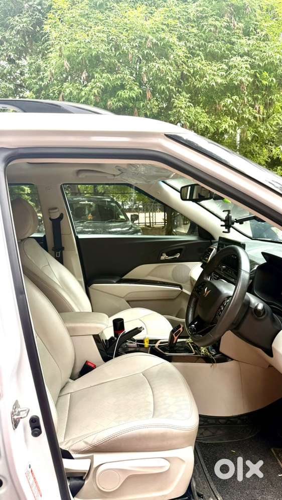 Mahindra Xuv400 Ev 2025 Electric 25000 Km Driven