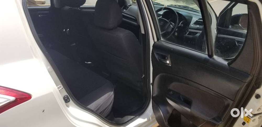 Maruti Suzuki Swift Vxi Optional, 2016, Petrol