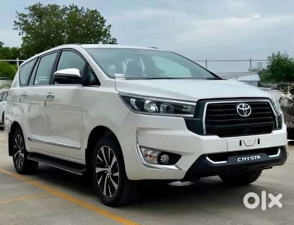 Innova Crysta Gx Plus, White , Only 4000 Km Driven, 4 Month Old