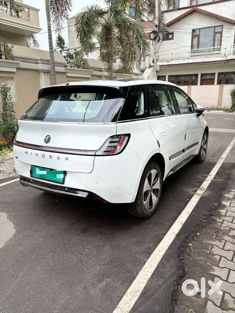 Mg Windsor Ev Essence, 2024, Electric
