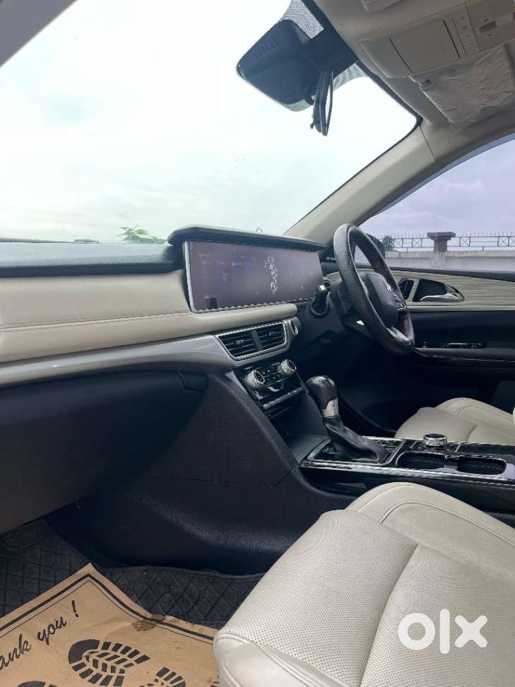 Mahindra Xuv700 2.0 Ax 7 Petrol At Luxury Pack Str, 2022, Petrol