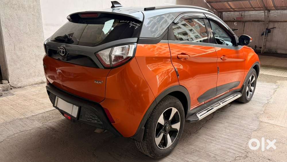 Tata Nexon Diesel 2018 - Dualtone Marigold Grey Automatic Diesel