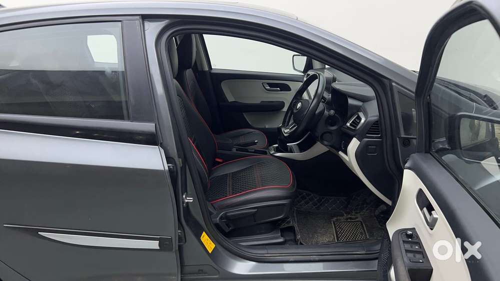 Tata Altroz Xz Plus (s), 2024, Petrol