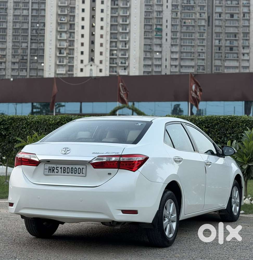 Toyota Corolla Altis G At, 2015, Petrol