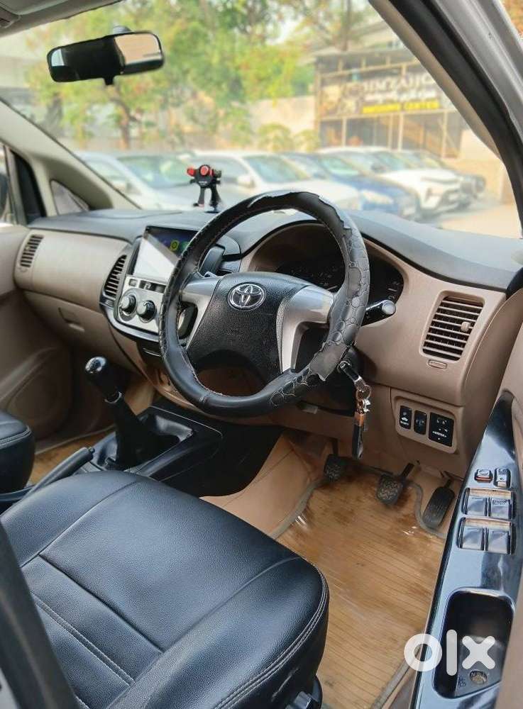 Toyota Innova 2.5 G (diesel) 7 Seater Bs Iv, 2015, Diesel