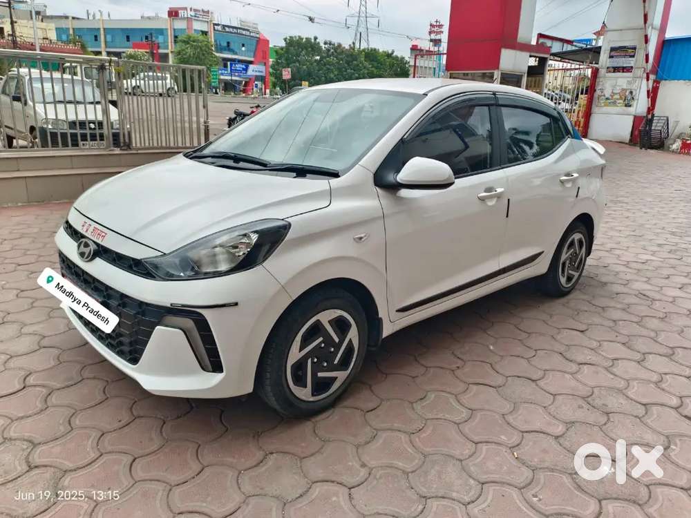 Aura S Cng And Petrol