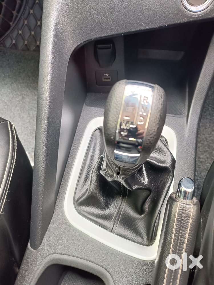 Nissan Magnite 1.0 Xv Premium, 2024, Petrol