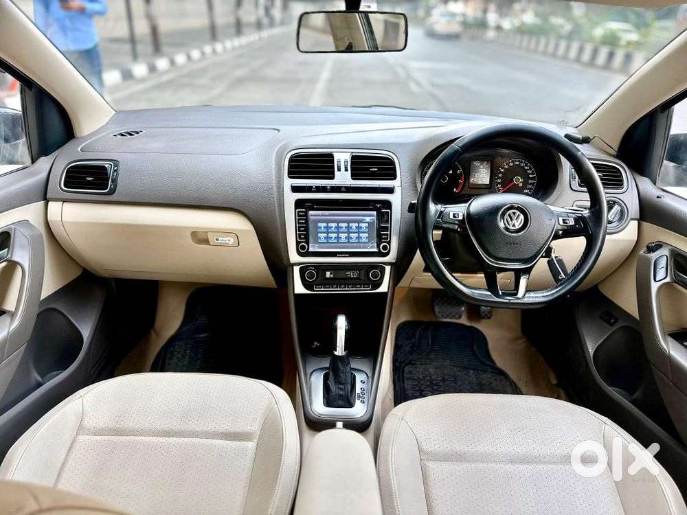 Volkswagen Vento 1.5 Highline Plus At 16 Alloy, 2015, Petrol