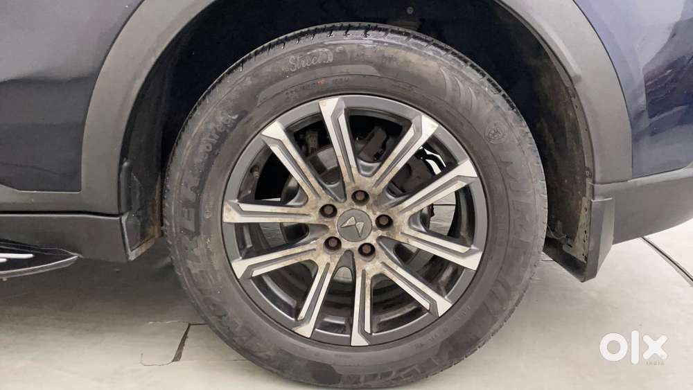Mahindra Xuv700 2.2 Ax 7 Diesel Mt Luxury Pack Str, 2022, Diesel
