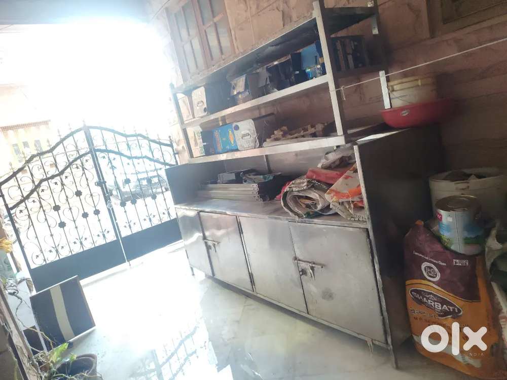 8 ft 4 door + 7 ft 2 shelf kitchen counter