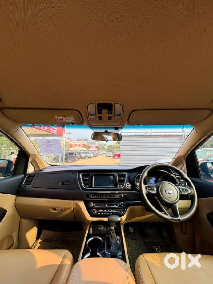 Kia Carnival Premium, 2020, Diesel