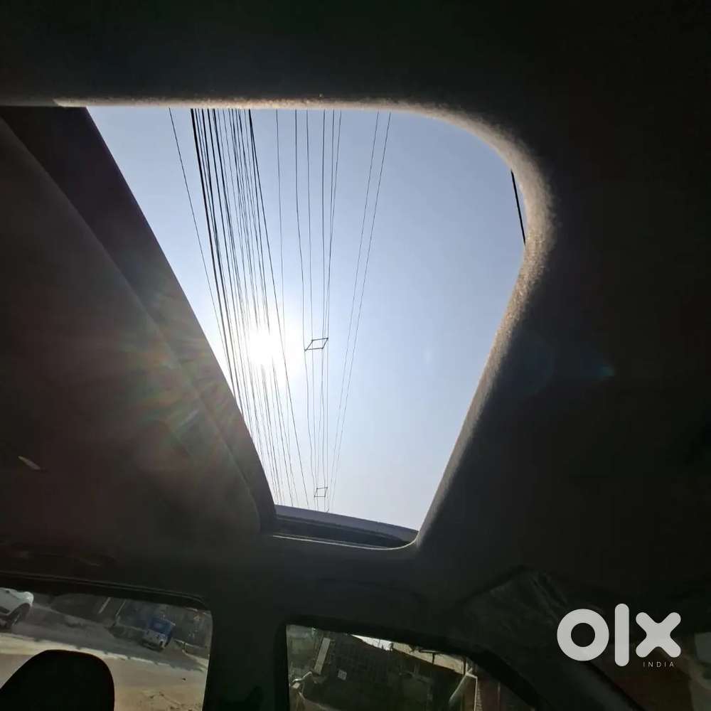 Hyundai Venue 2025 Petrol 6500 Km Driven