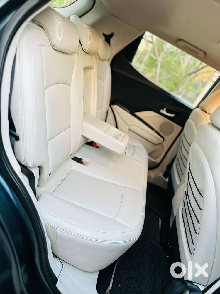 Mahindra Xuv300 W8 Option Diesel, 2023, Diesel