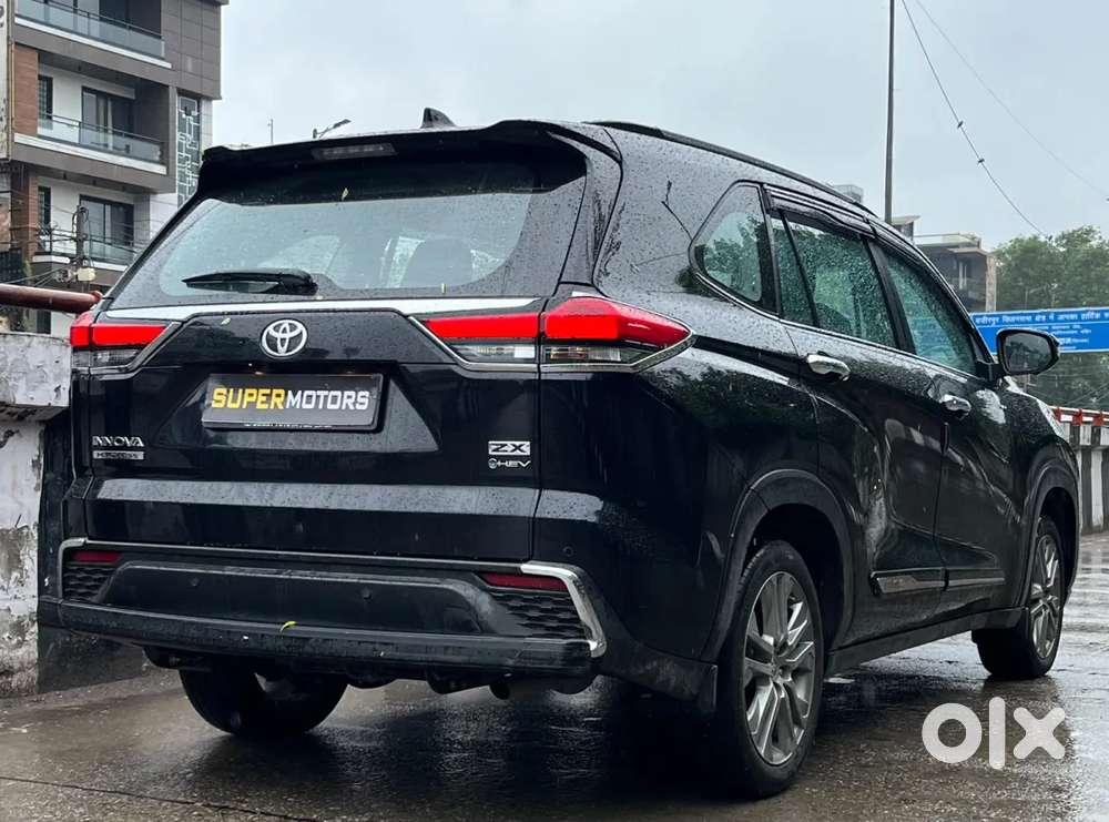 Toyota Innova Hycross 2.0 Zx (o) Hybrid 7 Str, 2025, Petrol