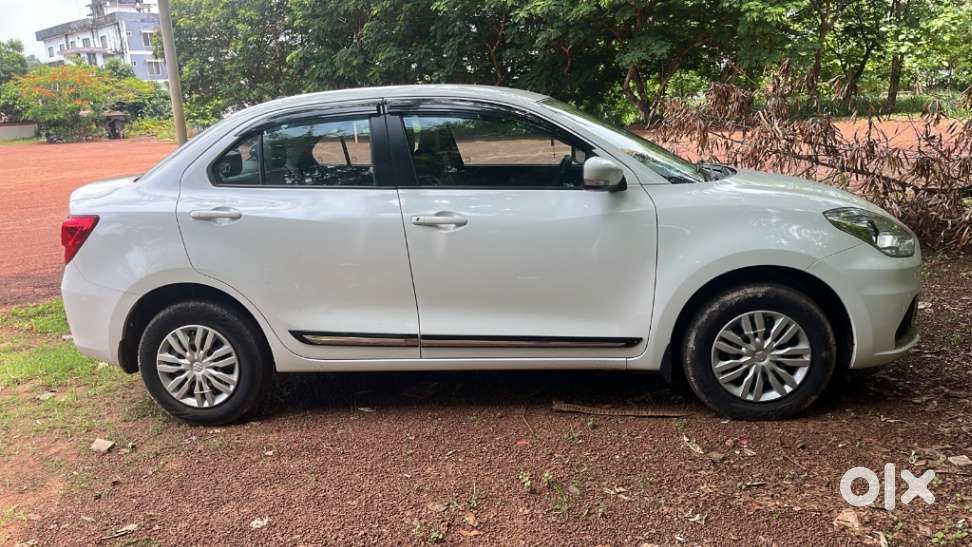 Maruti Suzuki Dzire 1.2 Vxi, 2022, Petrol