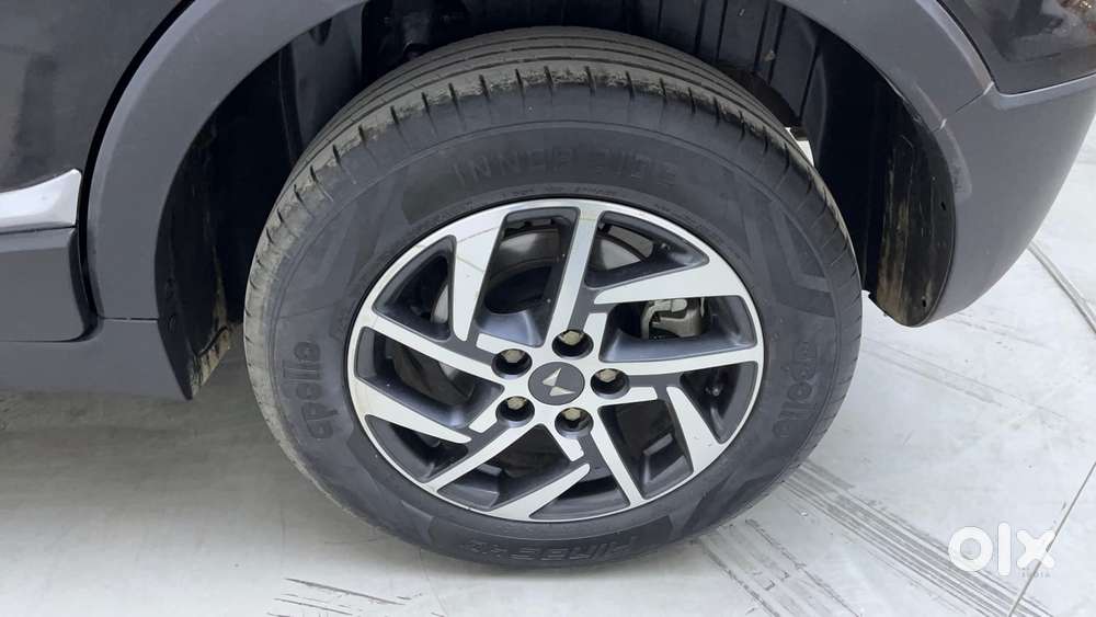 Mahindra Xuv300 W8 Option, 2023, Petrol