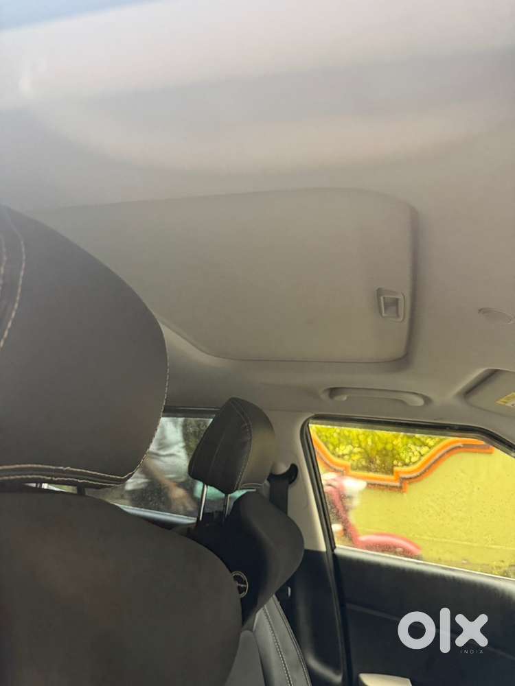 Hyundai Venue Petrol 2025