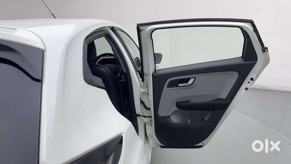 Tata Altroz Xz, 2020, Petrol